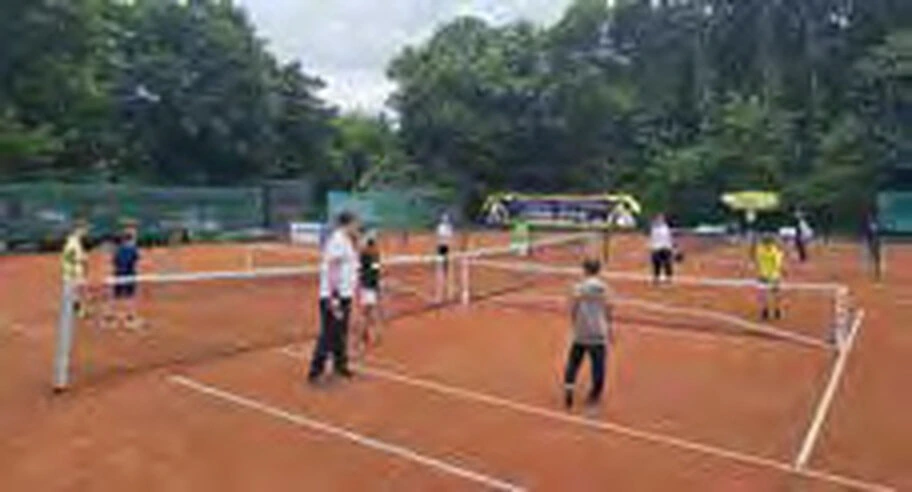 Die Coolen Jungs beim Tennistag auf der Anlage des TC Gustorf.